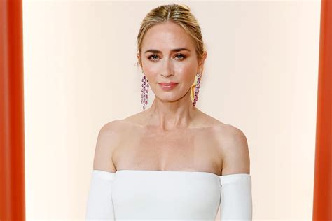 Emily Blunt's best red carpet moments .